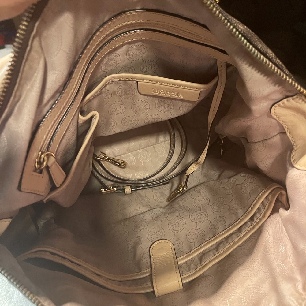 Michael Kors Signature Logo Tote - Picture 8 of 11